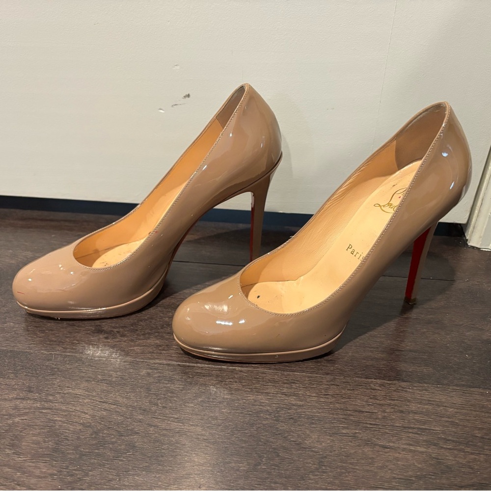 Christian Louboutin Tan Heels with High Stiletto and Glossy Finish